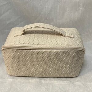 Make-up Cream Woven Women's Bag